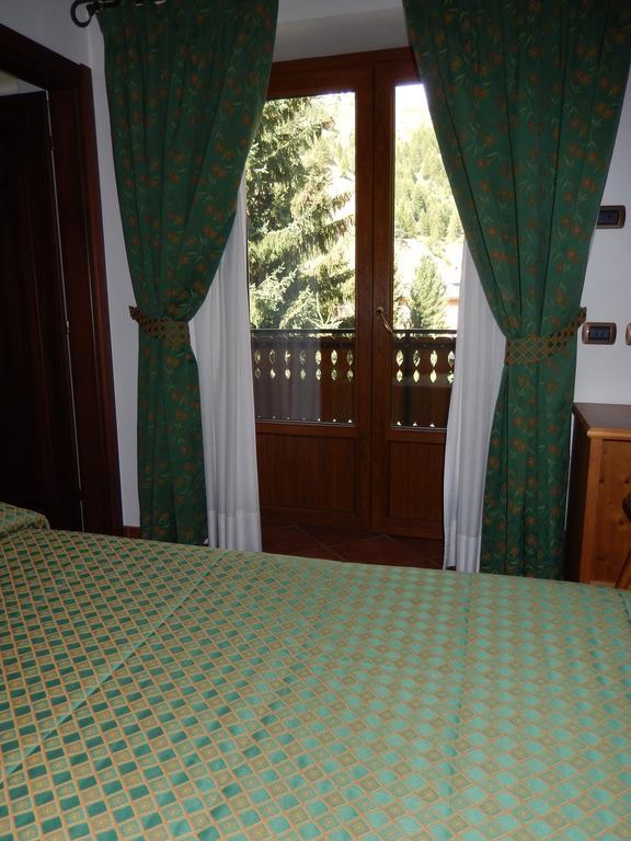 Albergo Du Soleil Cogne Ruang foto