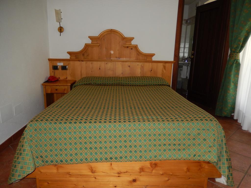 Albergo Du Soleil Cogne Ruang foto